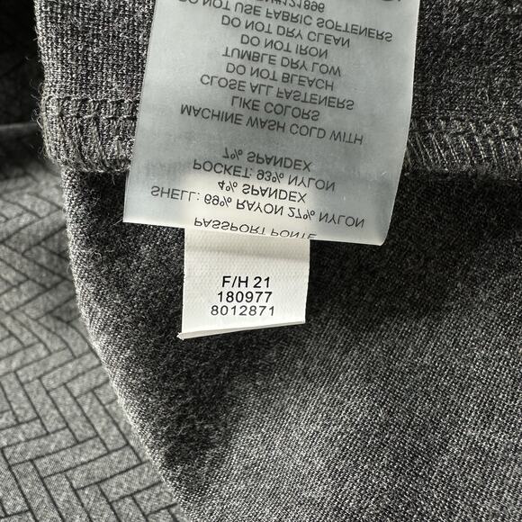 Title Nine Skirt Womens Small Passport Ponte Gray Herringbone Pockets Golf EUC - Picture 9 of 9